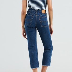 Levi's Wedgie Straight Below The Belt Jeans Women Size 32